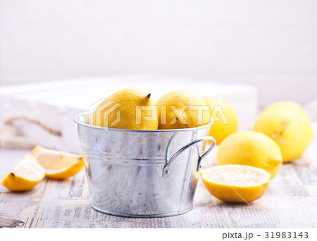 fresh lemons fresh lemons 31983143