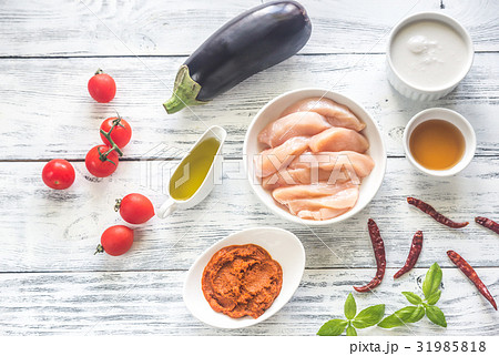 Ingredients for thai red chicken curry 31985818