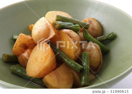 新ジャガとインゲン豆の煮もの豆板醤いりあアップ 新ジャガとインゲン豆の煮もの豆板醤いりあアップ 31990615
