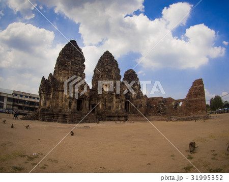 Phra Prang Sam Yot, the Khmer temple in Thailand 31995352