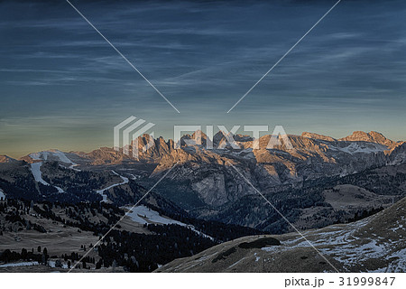 Sunset, last rays of Sun over the Dolomites Sunset, last rays of Sun over the Dolomites 31999847