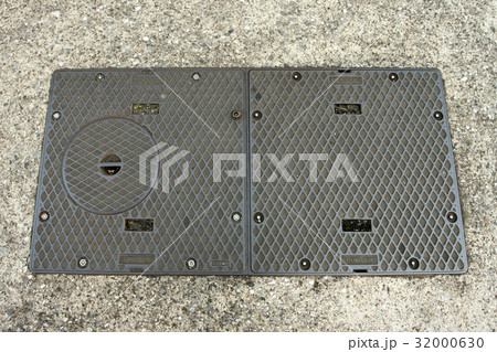 マンホールの蓋 マンホールの蓋 32000630