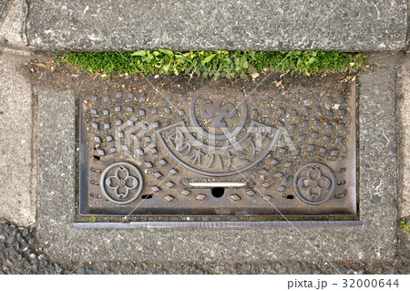 マンホールの蓋 マンホールの蓋 32000644