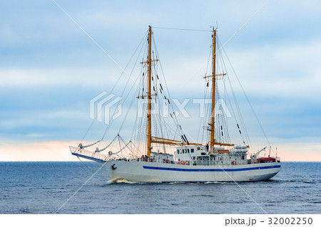 White sailing ship White sailing ship 32002250