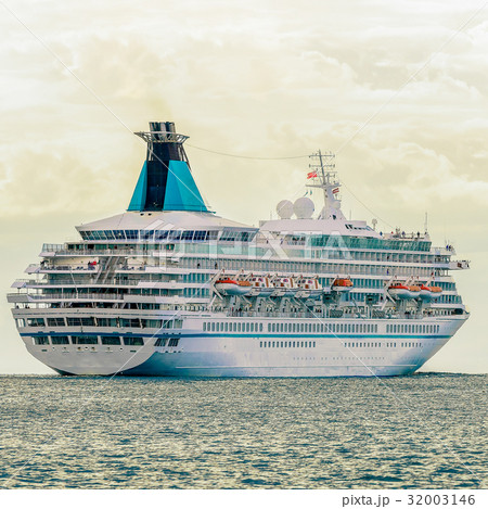 Cruise liner entering Baltic sea 32003146
