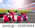 Pit stop with team maintaining technical service  32003844