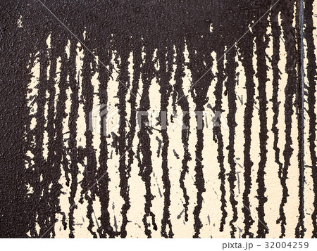 Dripping paint at an wall, texture. Dripping paint at an wall, texture. 32004259