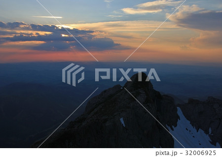 Evening scene on Mount Santis. Girenspitz. 32006925