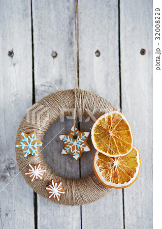 Christmas wreath wrapped jute twine 32008229