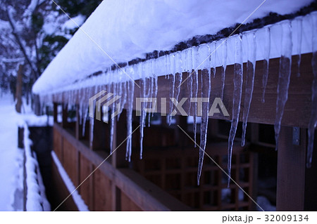 冬景色の川 32009134