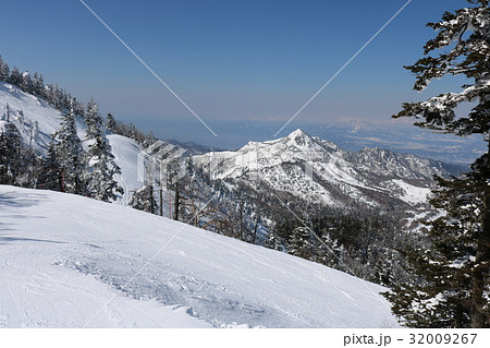雪の笠岳と北アルプス 32009267