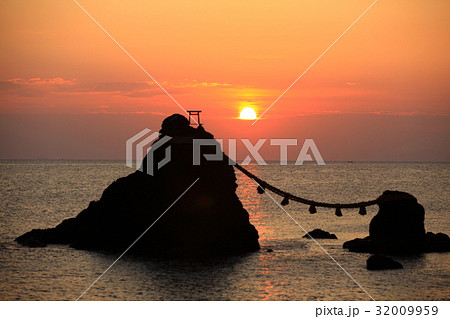 神々しい日出 32009959