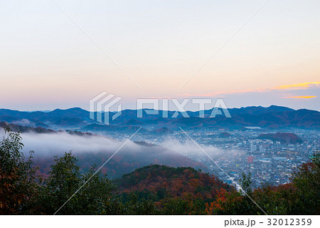 栃木県足利市 朝焼け風景 （両崖山から） 2016年12月撮影 32012359