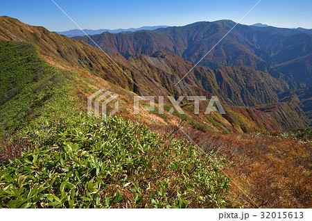 秋の越後沢山と奥利根の山々 秋の越後沢山と奥利根の山々 32015613