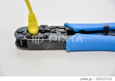 Pliers to Ethernet 32015721