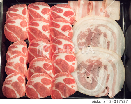 Raw pork slice for barbecue, Japanese food 32017537