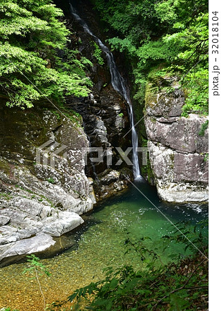 三段峡 【広島県】姉妹滝 三段峡 【広島県】姉妹滝 32018104