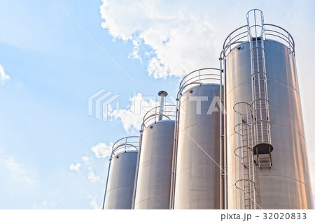 Industrial silos for refinery Industrial silos for refinery 32020833