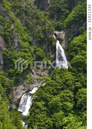【奈良県　下北山村】不動七重の滝（日本の滝百選） 32021330