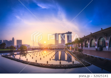 Singapore skyline background Singapore skyline background 32025141