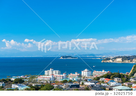 《神奈川県》江ノ島を望む自然風景 32025750