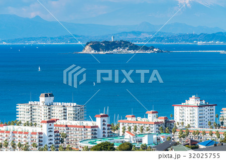 《神奈川県》江ノ島を望む自然風景 32025755