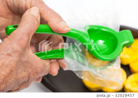 Green plantain cups preparation Green plantain cups preparation 32028457
