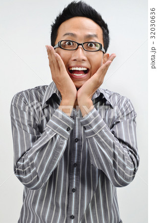 Shocked businessman portrait Shocked businessman portrait 32030636