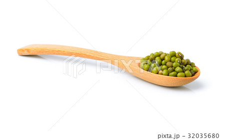 green mung beans on white background green mung beans on white background 32035680