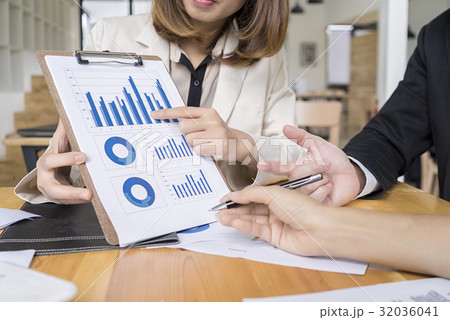 Business people meeting working for discussing 32036041
