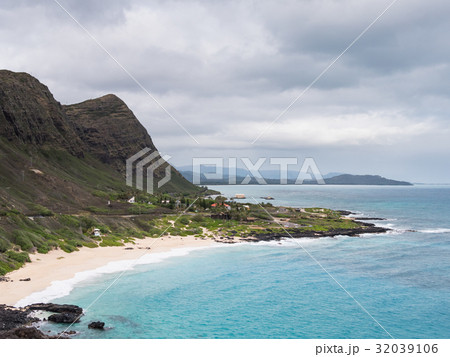 ハワイ・ハワイカイのサンディビーチパークとコバルトブルーの海岸の絶景 ハワイ・ハワイカイのサンディビーチパークとコバルトブルーの海岸の絶景 32039106