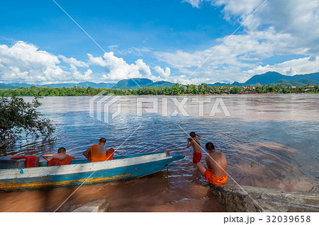 Mekong River, Luang Prabang, Laos 32039658