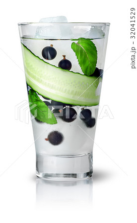 Cucumber currant lemonade with mint Cucumber currant lemonade with mint 32041529