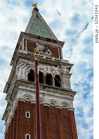 Closed up San marco bell tower with blue sky  32042043