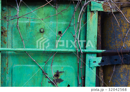 Old rusty garage door 32042568