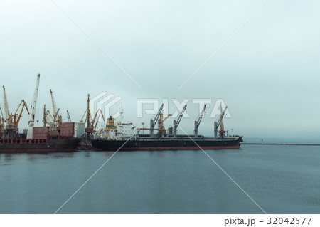 Cargo crane sea port Cargo crane sea port 32042577