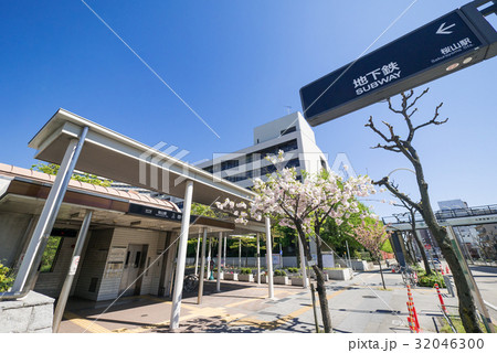名古屋市瑞穂区都市風景 環状線の里桜並木と名古屋市営地下鉄 桜山駅3番 出入口 名古屋市瑞穂区都市風景 環状線の里桜並木と名古屋市営地下鉄 桜山駅3番 出入口 32046300