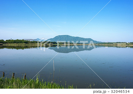 【新潟県新潟市】佐潟は水鳥の飛来する砂丘湖でラムサール条約に登録されている 【新潟県新潟市】佐潟は水鳥の飛来する砂丘湖でラムサール条約に登録されている 32046534