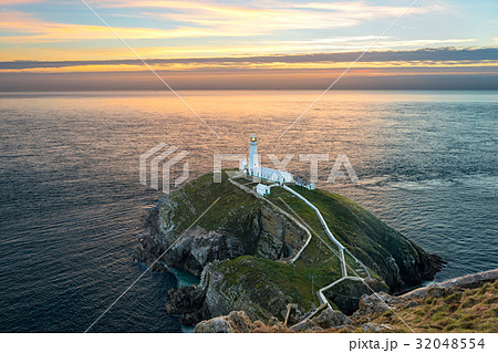 South stack lighthouse on Holy Island in Wales 32048554