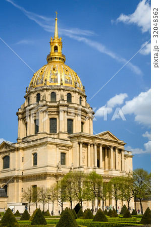 Les Invalides - Paris, France 32048562