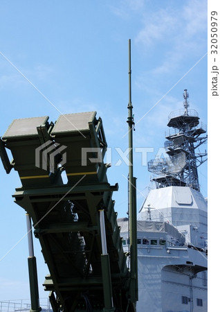 発射機(LS)と試験艦あすか 発射機(LS)と試験艦あすか 32050979