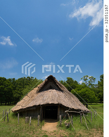 加曽利貝塚の復元竪穴住居 32051167