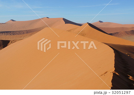ナミブ砂漠 砂丘 デューン45 頂上の写真素材