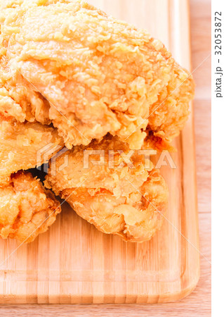 鶏 チキン ニワトリ 32053872