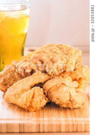 鶏 チキン ニワトリ 32053881