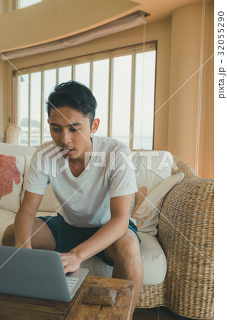 Digital nomad Digital nomad 32055290