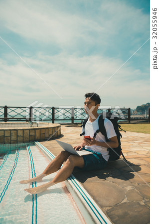 Digital nomad Digital nomad 32055946