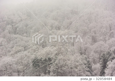 冬の山 冬の山 32058484