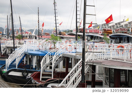 ベトナム・ハロン湾 32059090