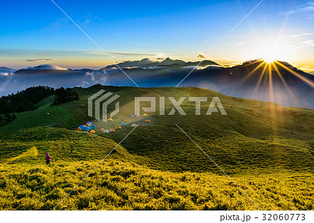 台湾 アルプ 高山 32060773